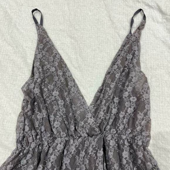 Grey lacey mesh top - Picture 5 of 9